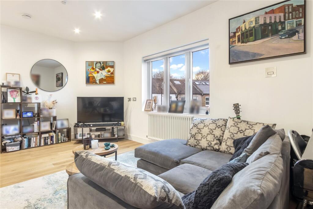 Apartment in London - View 3