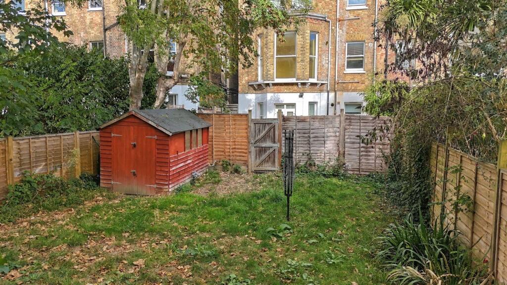 Apartment in London - More