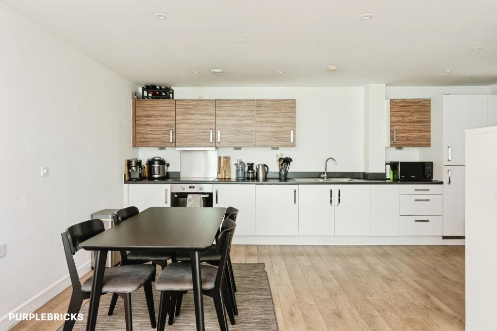 Apartment in London - View 5