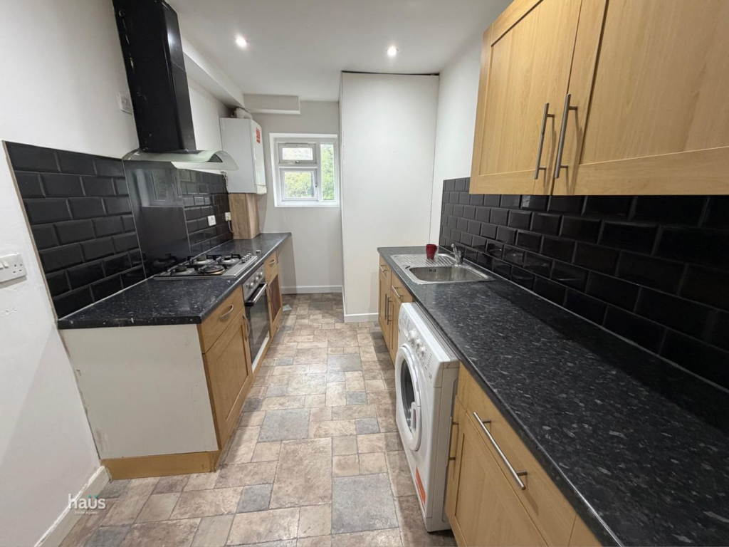 Apartment in Chatham, Walderslade - View 5