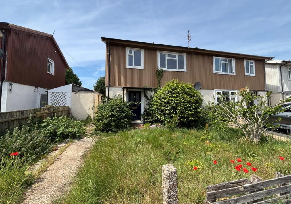 Main image of property: 5 Slinn Road, Christchurch, Dorset, BH23 3AN