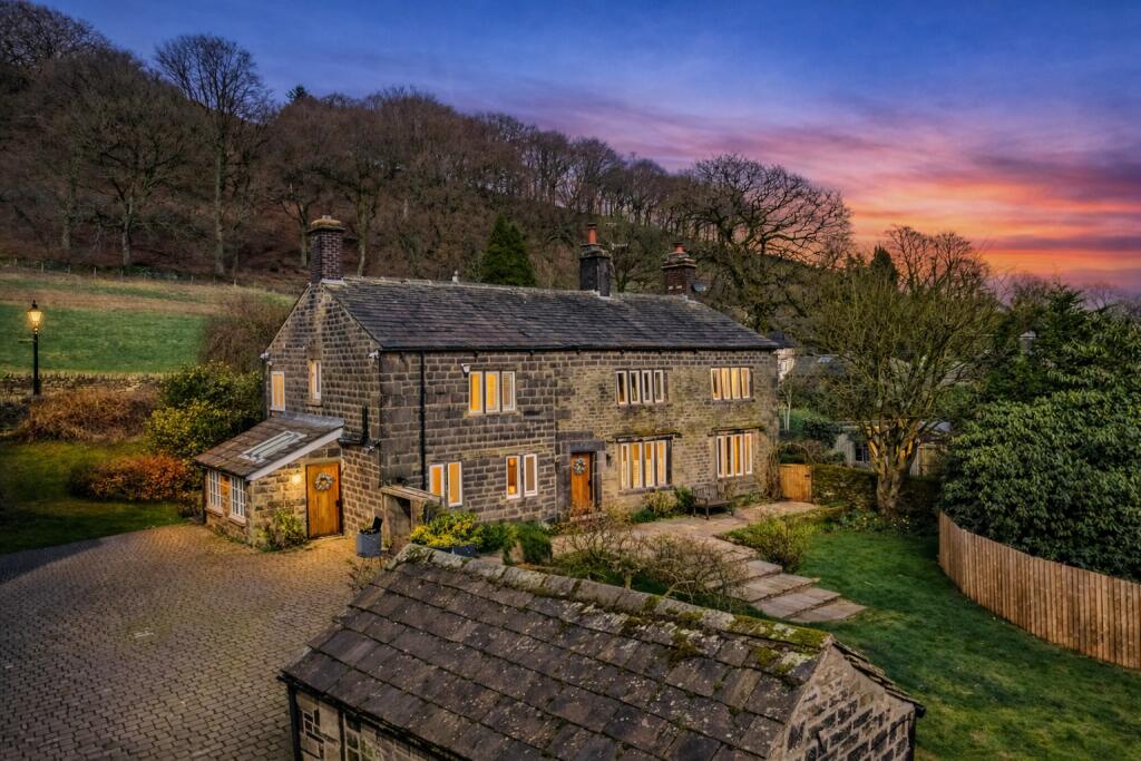 Main image of property: Cross Lane, Holcombe, Bury, Greater Manchester, BL8 4LY