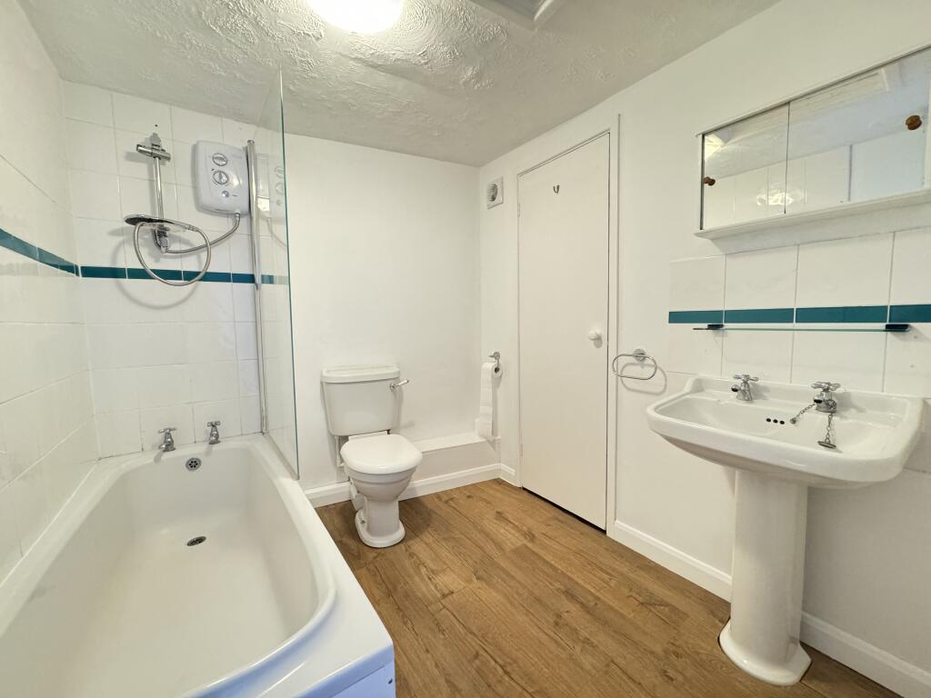 House in Truro - View 5