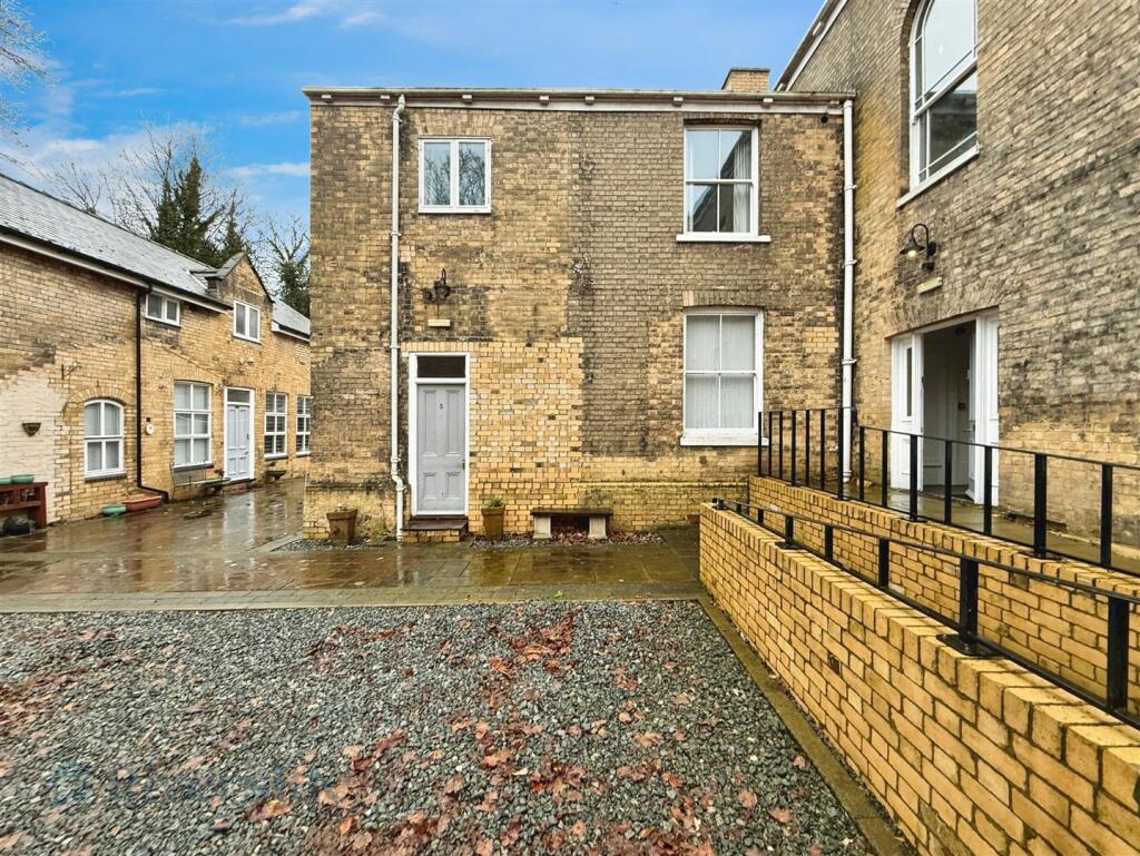 Main image of property: Pearson Park, Hull