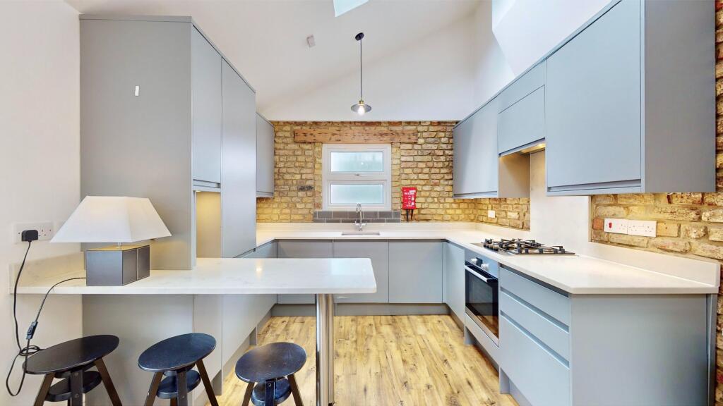 Main image of property: Hoe Street, Walthamstow E17