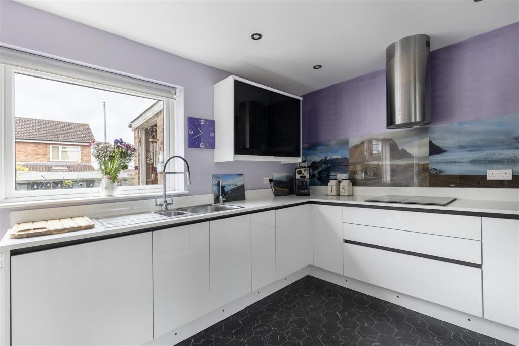 Lansbury Road, Halesworth photo 2