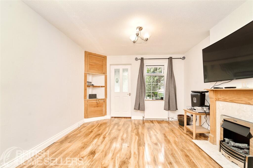House in Dacorum, Tring - More