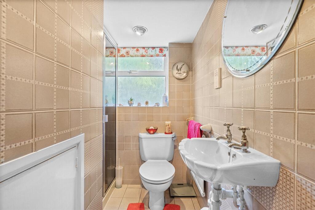 House in Watford, North Watford - More