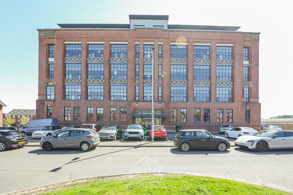 Main image of property: Flat 1/9, 60 Inverlair Avenue, Glasgow, G43 2AS