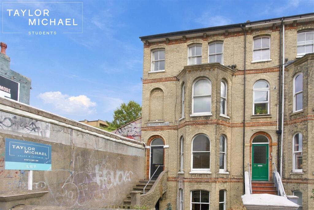 6 bedroom flat for rent