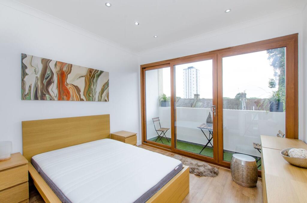 House in London - View 4