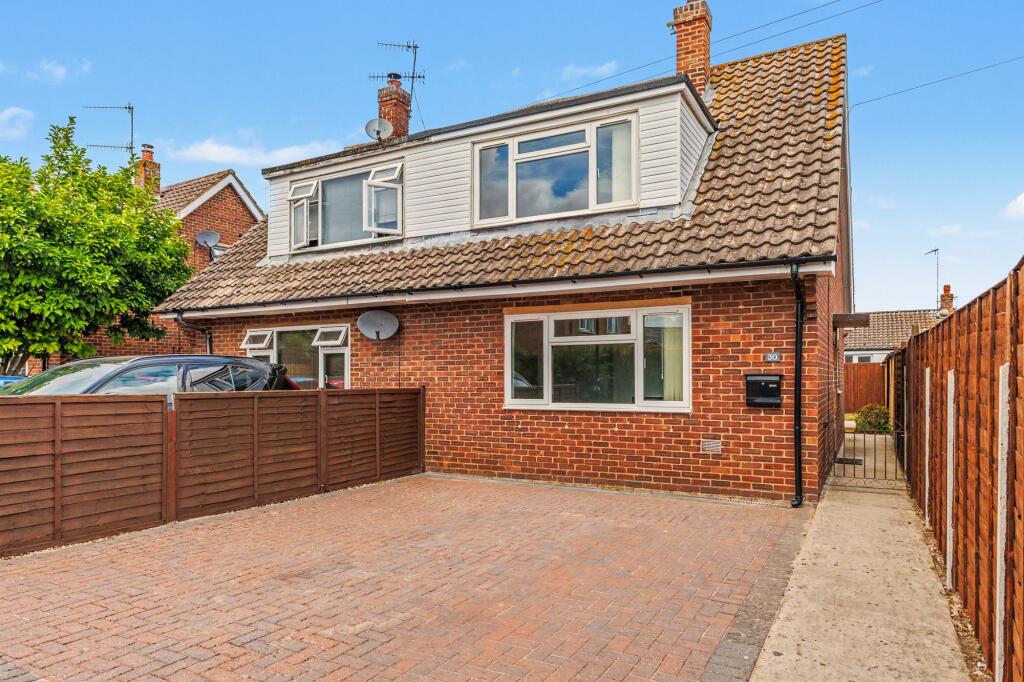 3-bed semi-detached on St. Peters Road, Kineton, CV35, £325,000