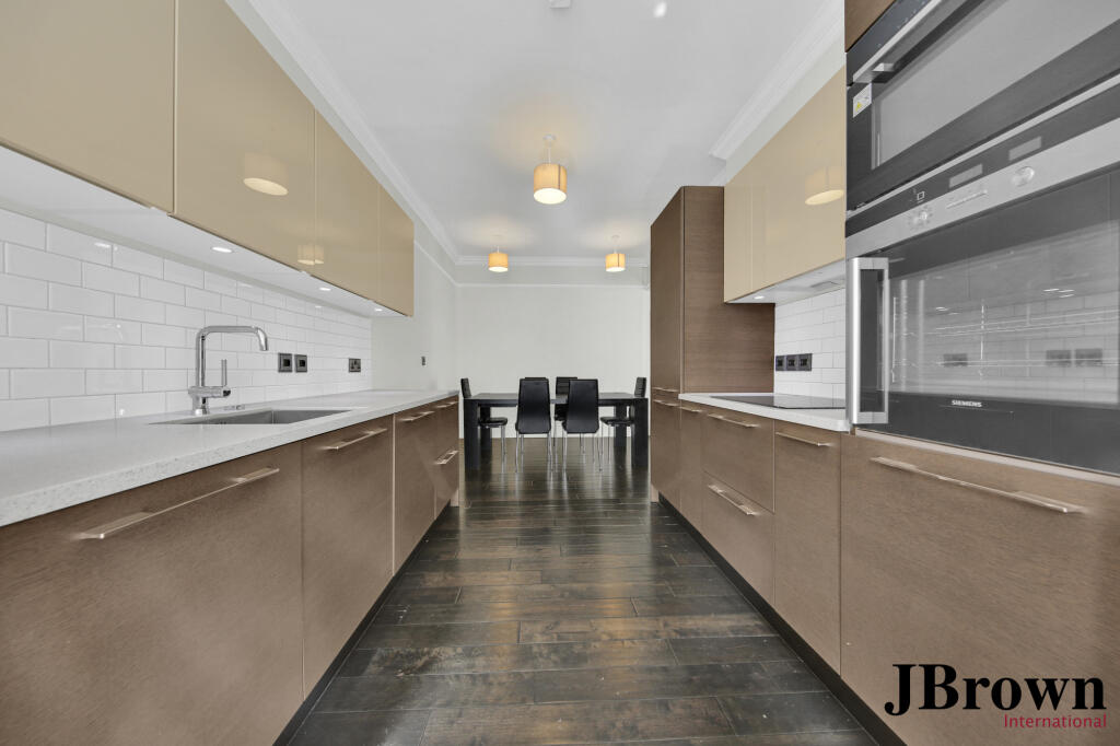 Apartment in London - View 5