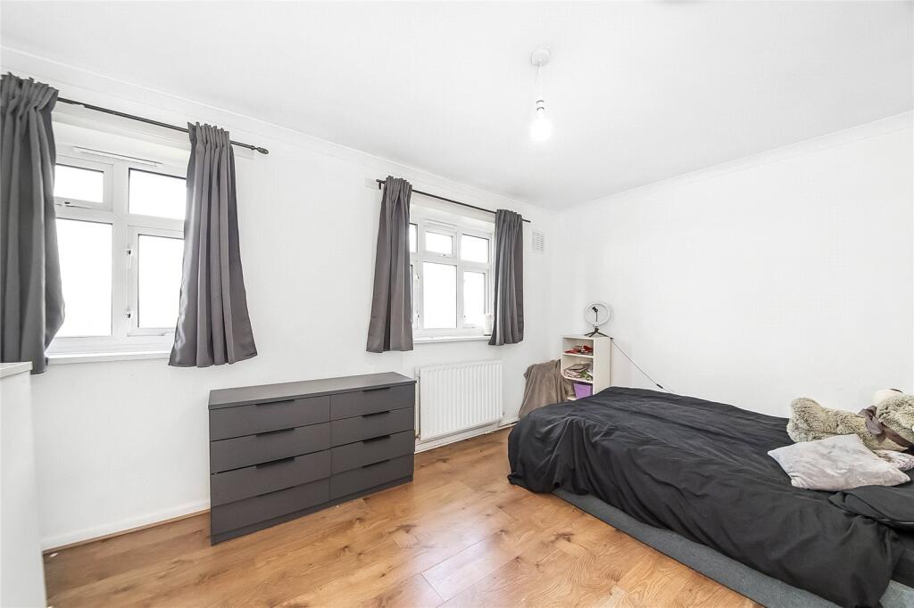 Apartment in Croydon - View 5