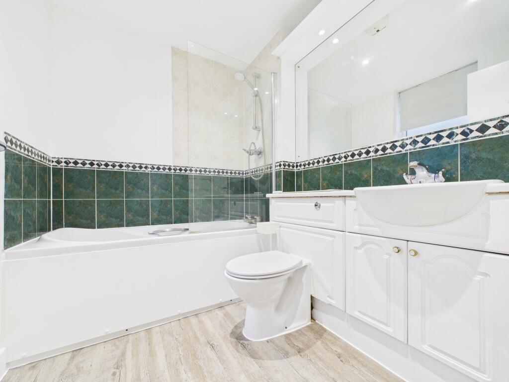 Apartment in London - More