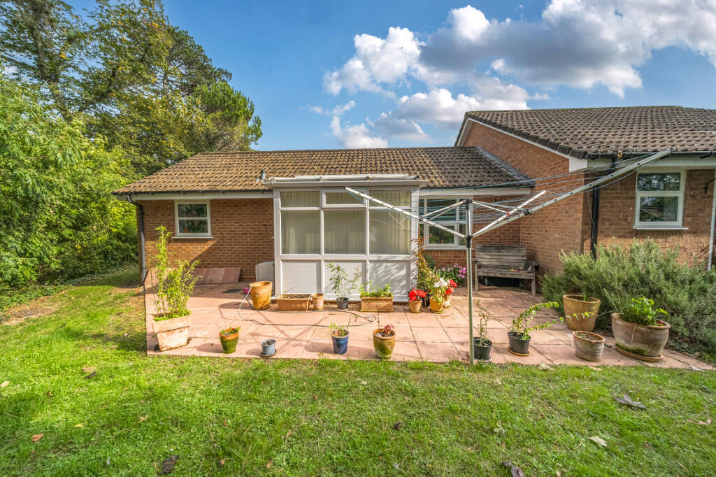 2-bed bungalow on Brackenhurst, Ranelagh Road, Malvern, £180,000