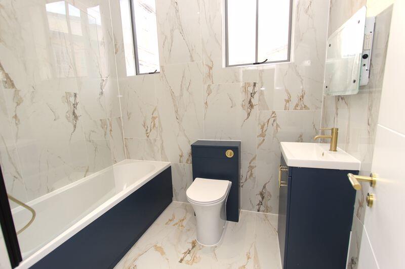 Apartment in Northampton, West Northamptonshire - View 5