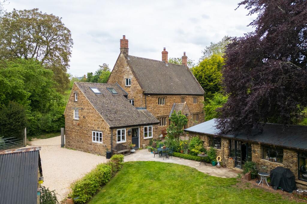 Main image of property: Glovers Lane, Middleton Cheney, OX17