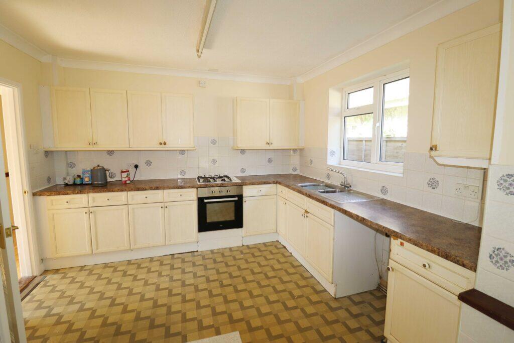 House in Havant, Hampshire - View 5
