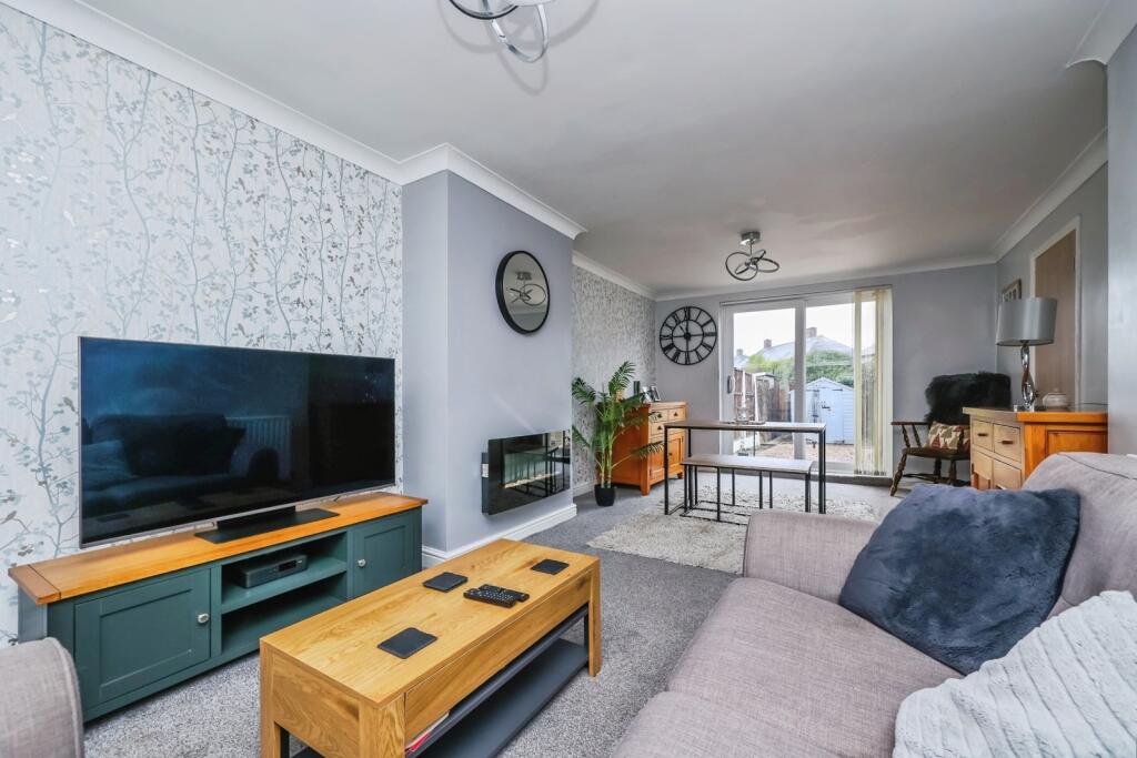 House in Nottingham, Clifton - View 2