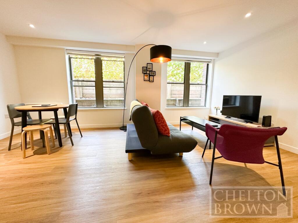 Apartment in Northampton, Cliftonville - View 5