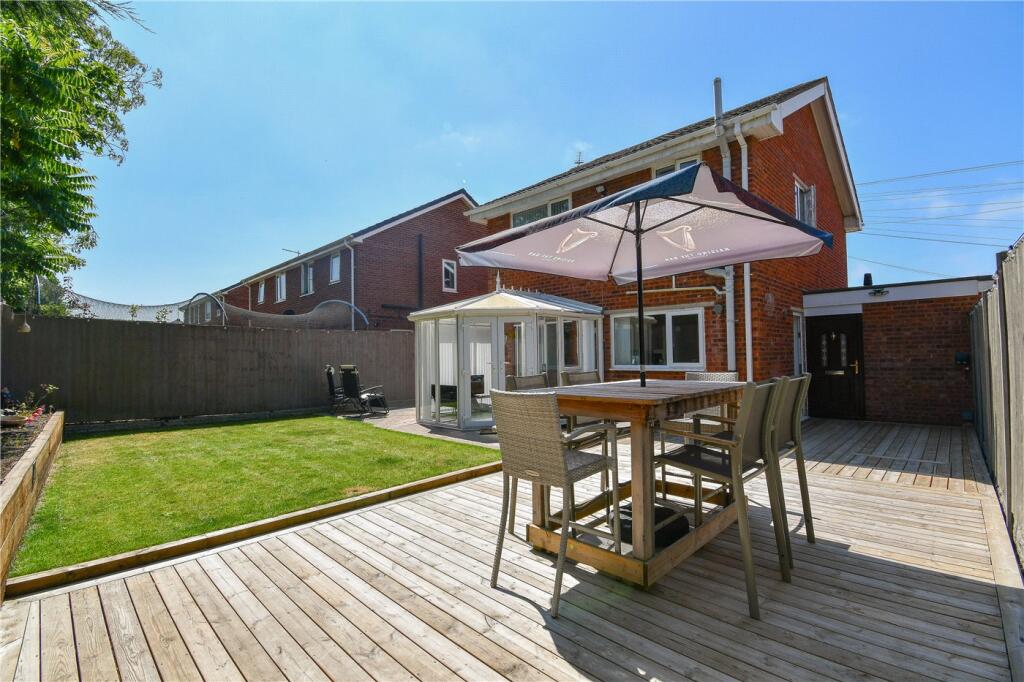House in Wirral, Liverpool City Region - View 3