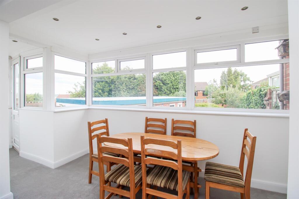 House in Wakefield, Crigglestone - View 5