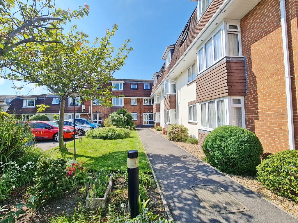 Apartment in Bournemouth - View 3
