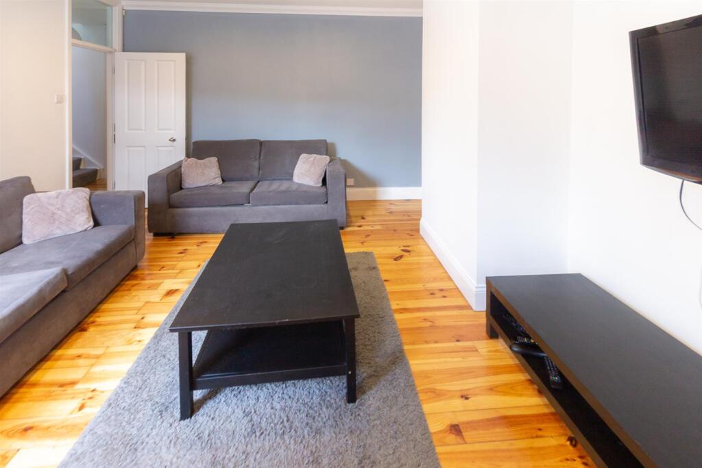 Apartment in Newcastle upon Tyne - View 2