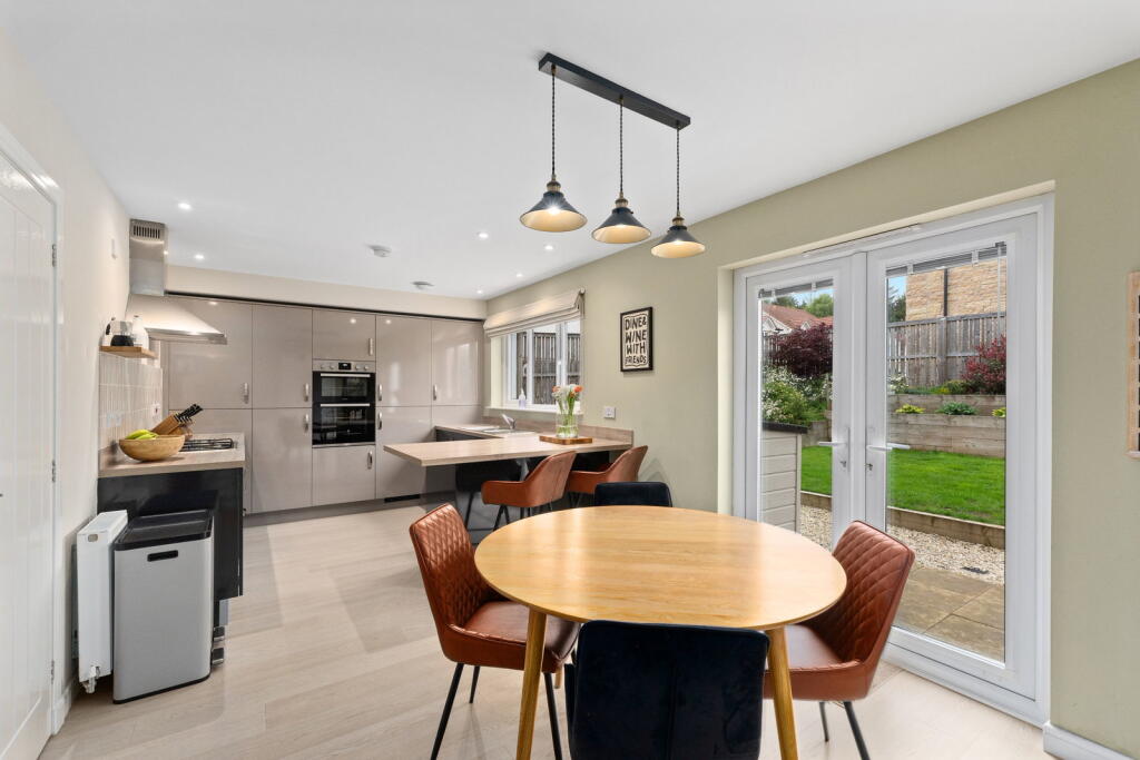 Main image of property: 5 Coatdyke Crescent, Eliburn, Livingston, EH54 7FU