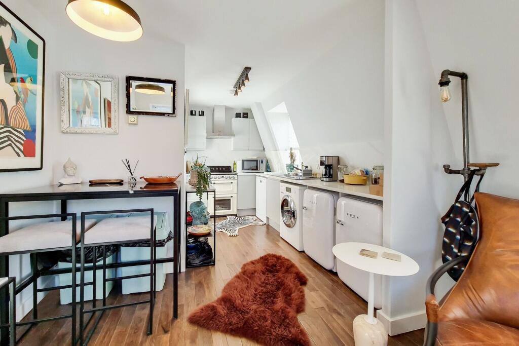Apartment in London - More