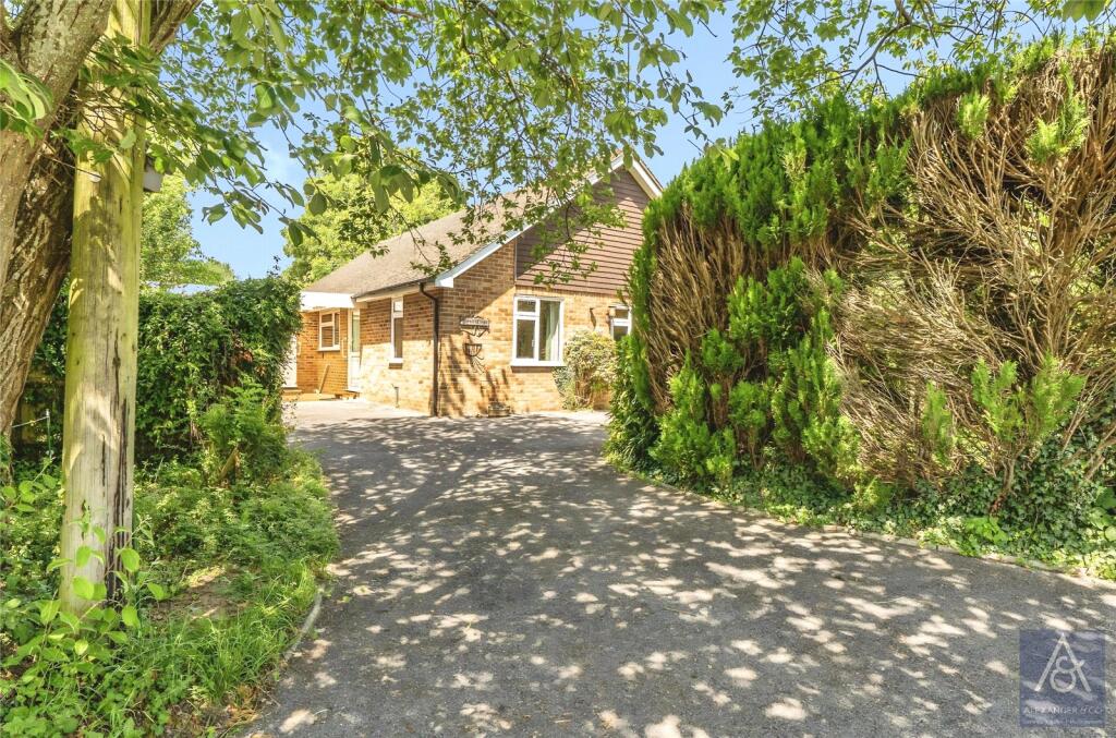 Main image of property: Hinton Road, Brackley, Northamptonshire