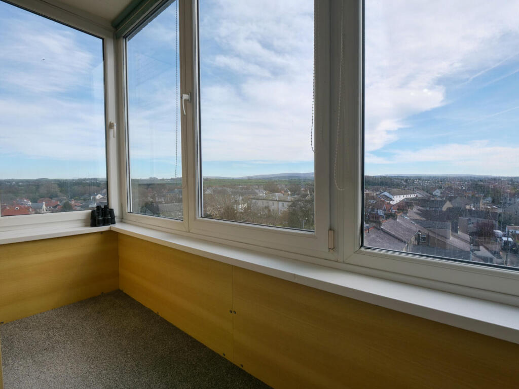 Apartment in Lancaster, Bare, Morecambe - View 4
