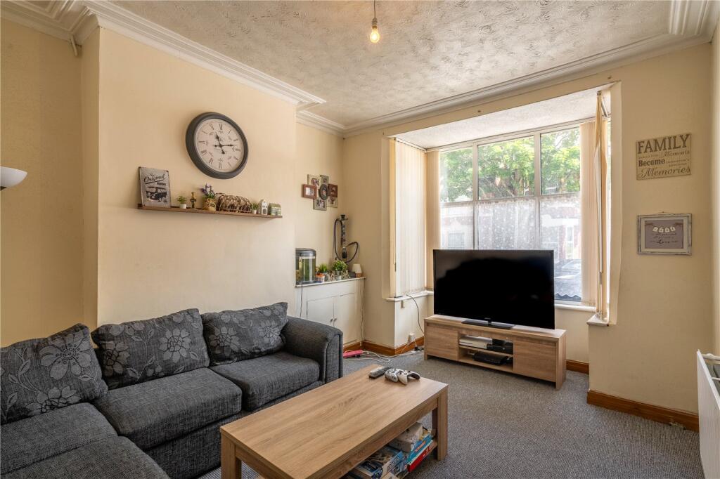 House in Wolverhampton, Tettenhall - View 2