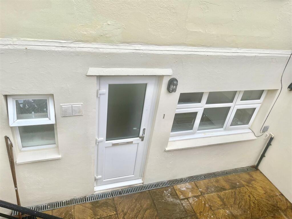 House in Tonbridge - More