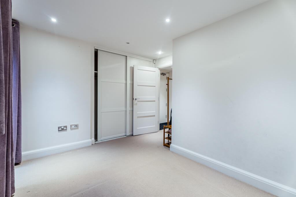 Additional image 9 of Thompsons Close, Harpenden, Hertfordshire, AL5