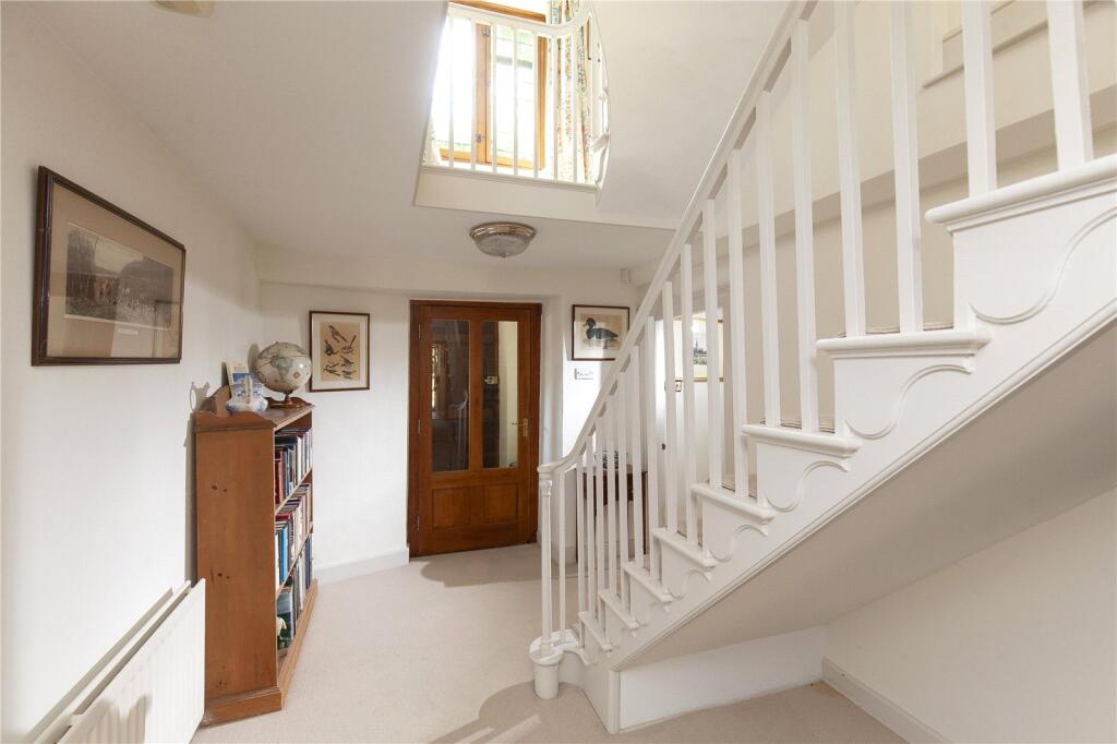 House in Gillingham, Lodbourne - More