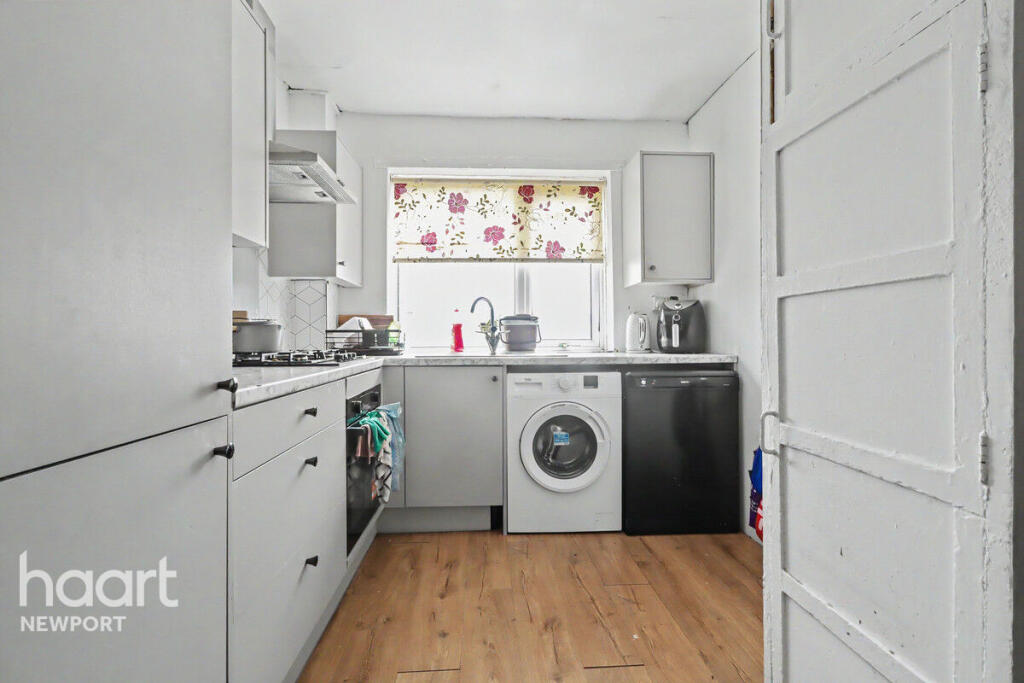 House in Newport, Ladyhill, Alway - More