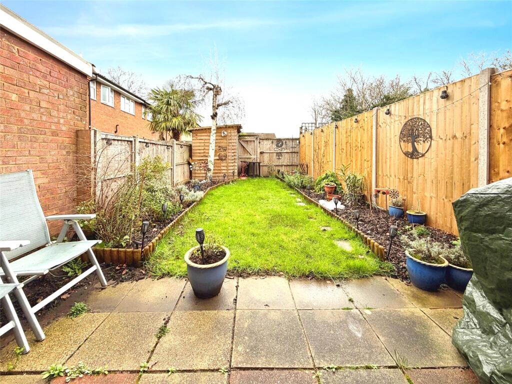 Main image of property: Tanglewood Close, Uxbridge