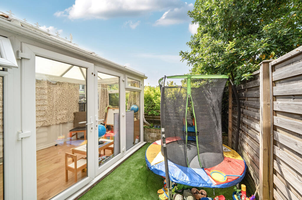 House in Elmbridge, Molesey - View 4