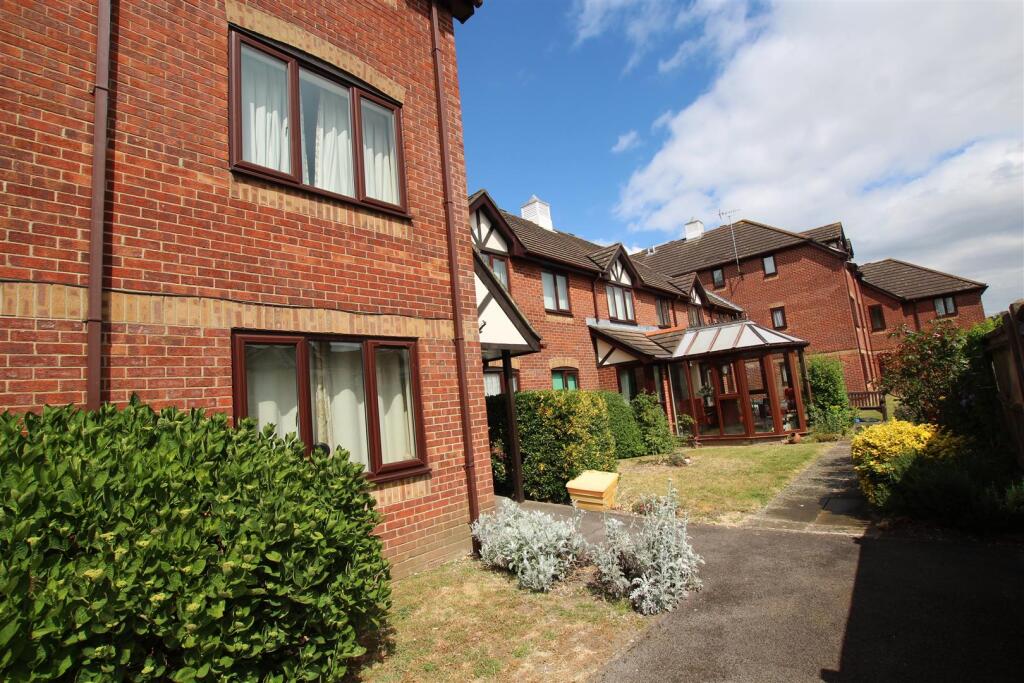 The Crescent, Eastleigh photo 5