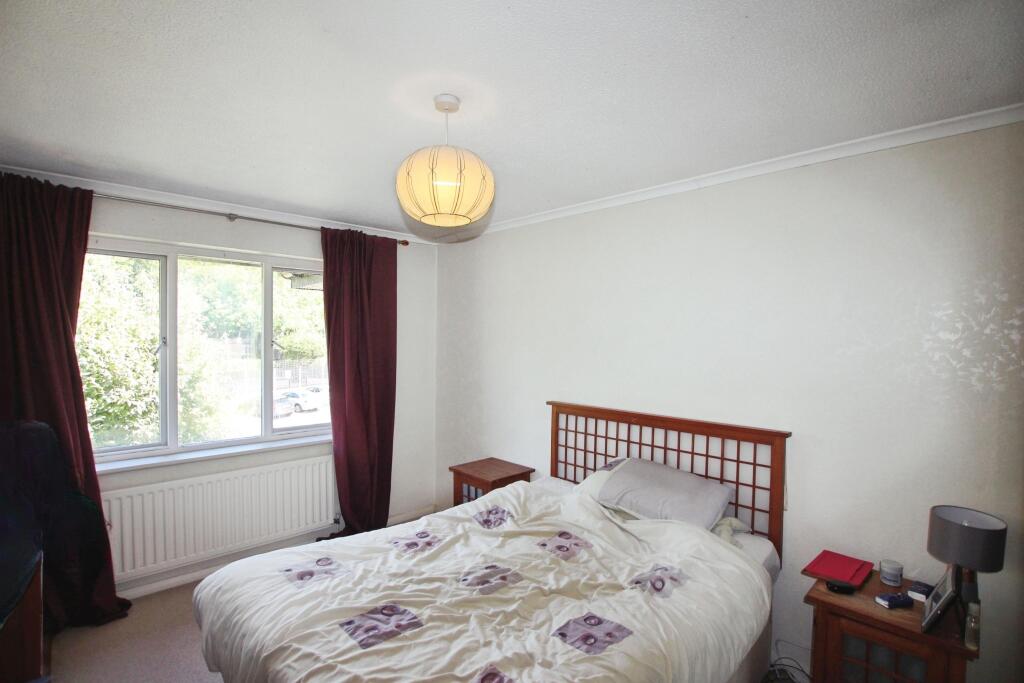 Apartment in Croydon - View 5