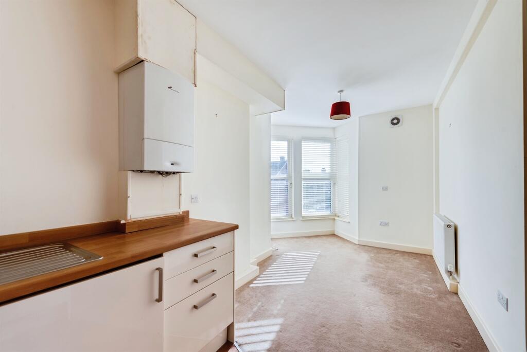 Apartment in Swindon - View 5