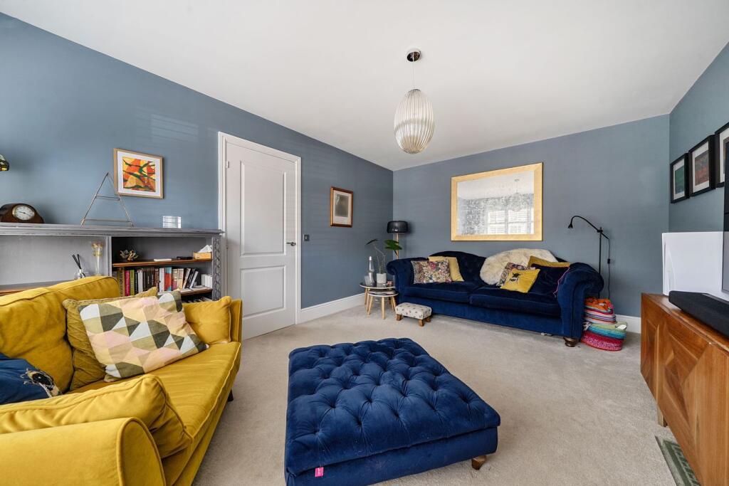 House in Warminster, Tascroft Rise, Wiltshire - View 4