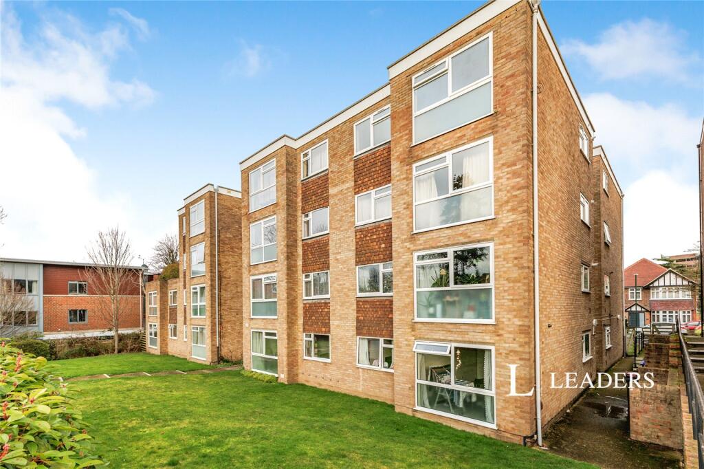 Main image of property: Lindsay Court, 15 Sherwood Park Road, Sutton, SM1