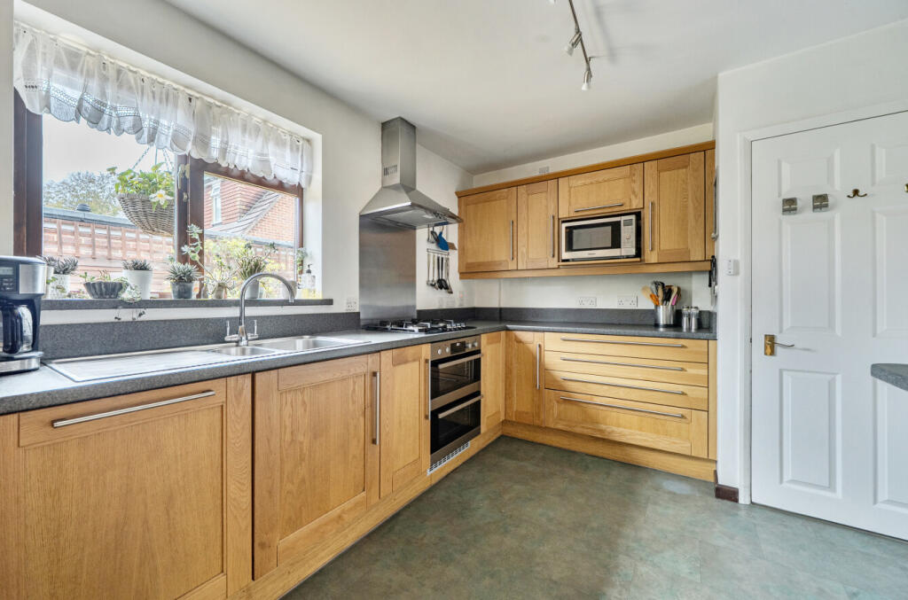 House in Finchampstead - View 5