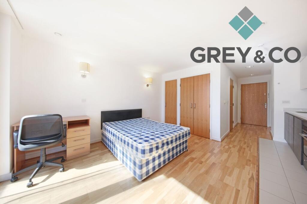 Studio flat for rent