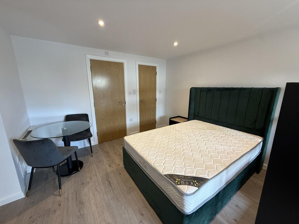 Apartment in Cambridge - View 2