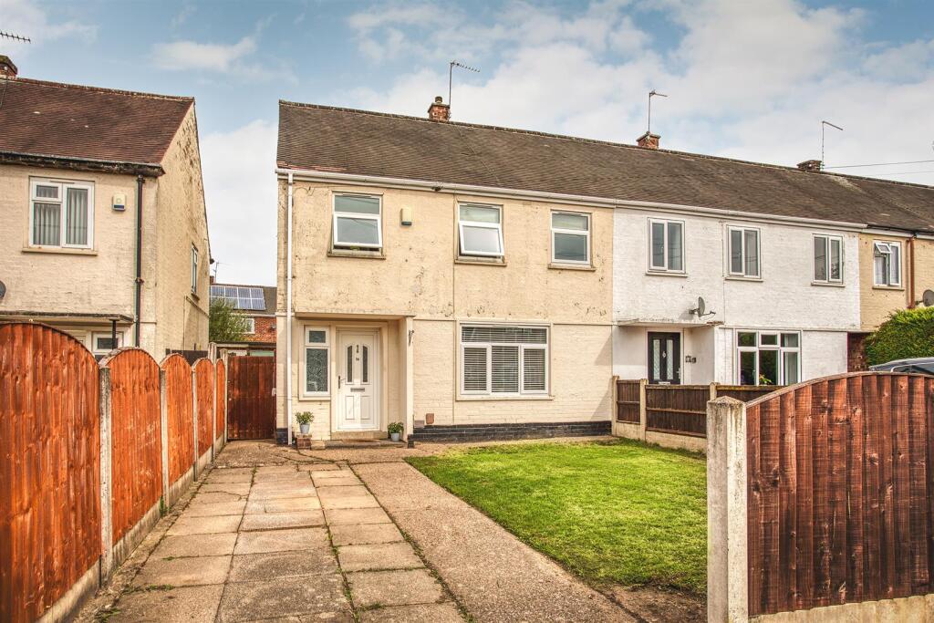 3-bed semi-detached on Finsbury Avenue, Derby, £230,000