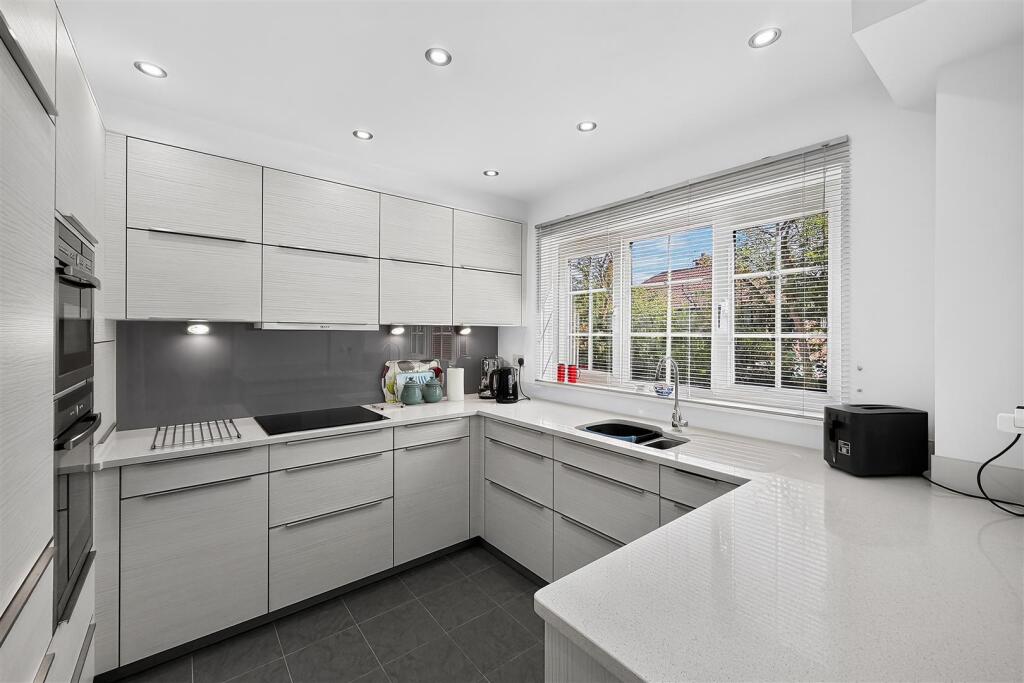 House in Trafford, Timperley - View 3